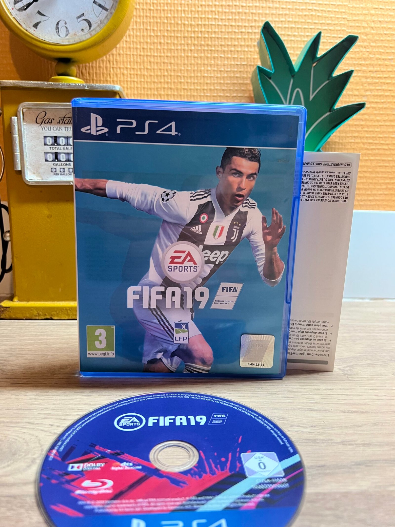 FIFA 19 - PS4 - Bon état - Complet -