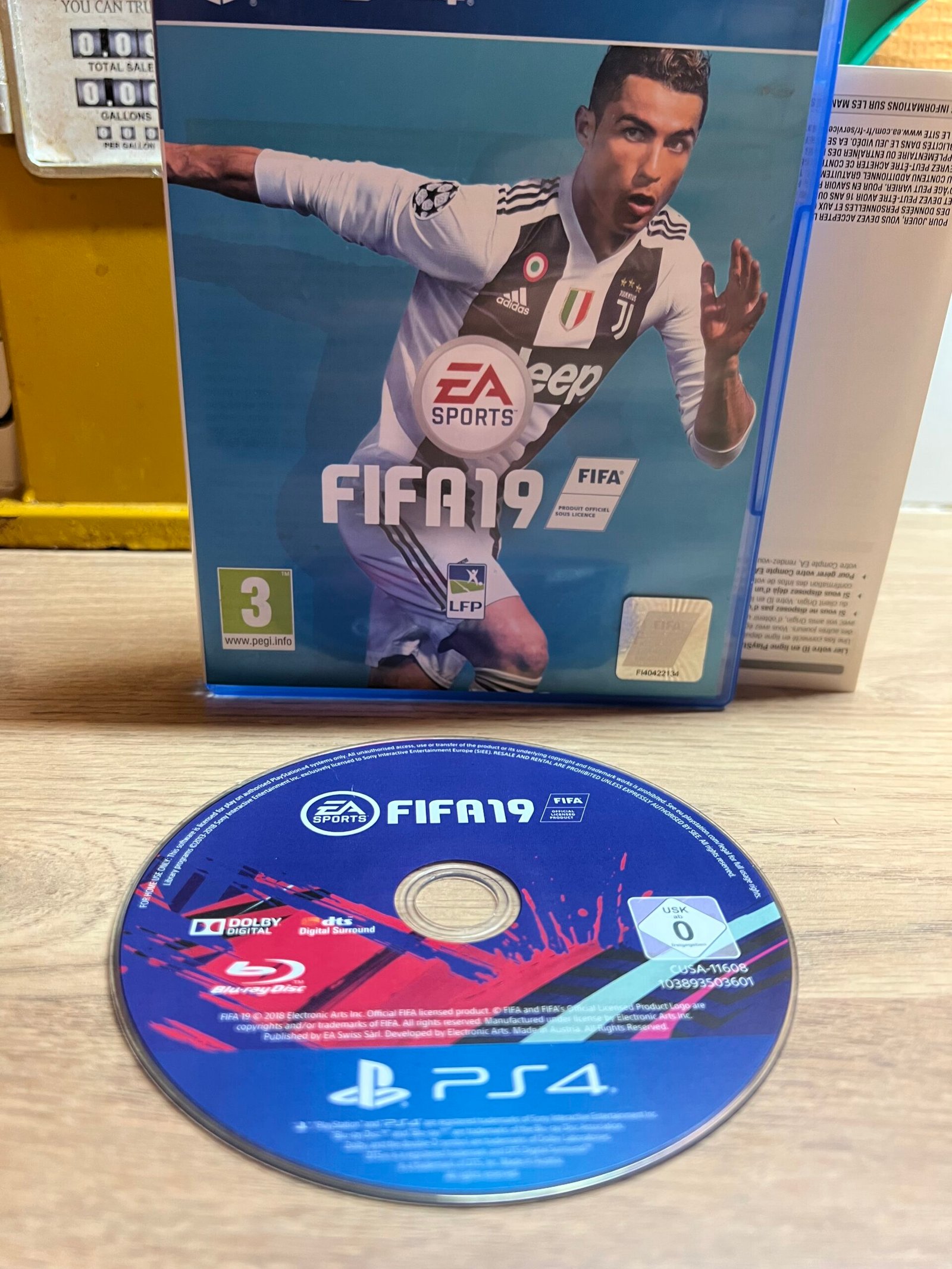 FIFA 19 - PS4 - Bon état - Complet - – Image 3