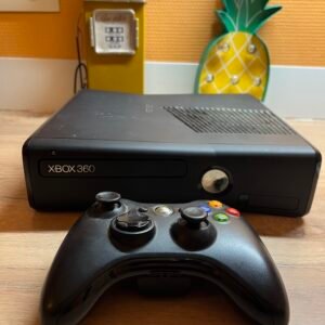Xbox 360 SLIM – 4Go – Avec Câbles - avec cables et manette -