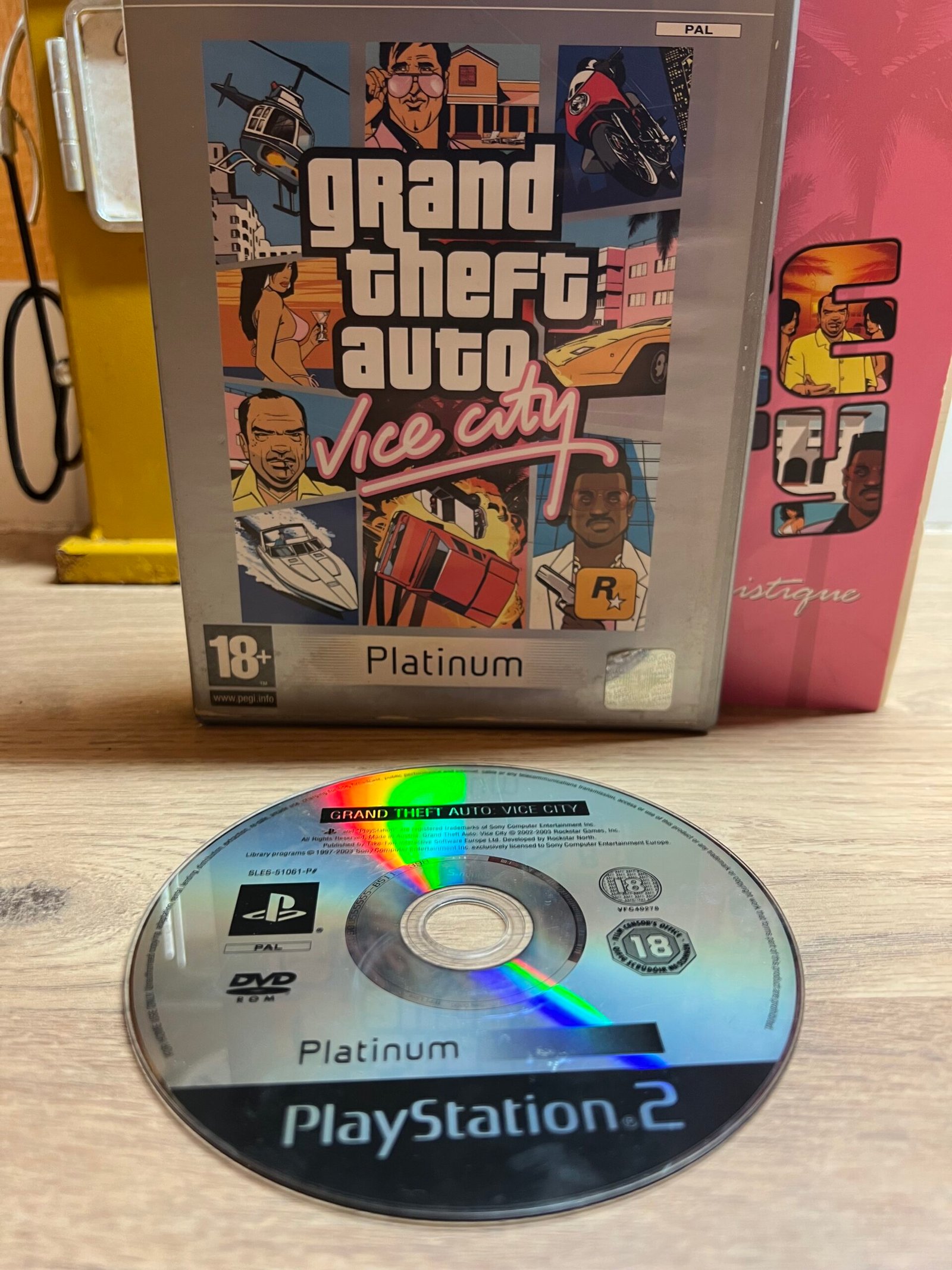 Grand Theft Auto Vice City (Platinum) - PS2 - pal – Image 3