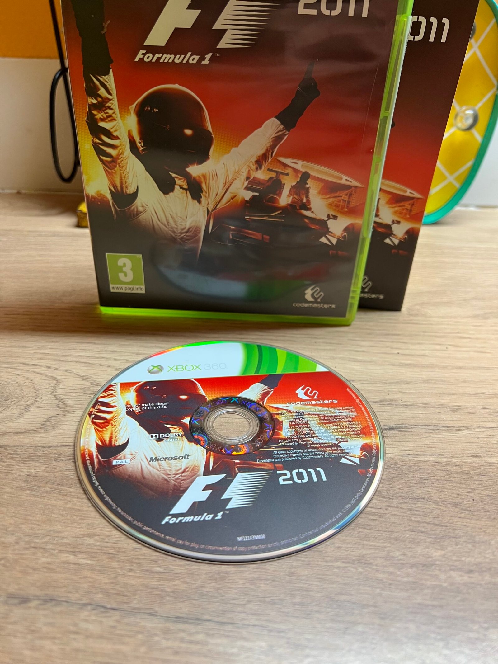 F1 2011 - xbox 360 - Bon état - Complet - Pal – Image 3