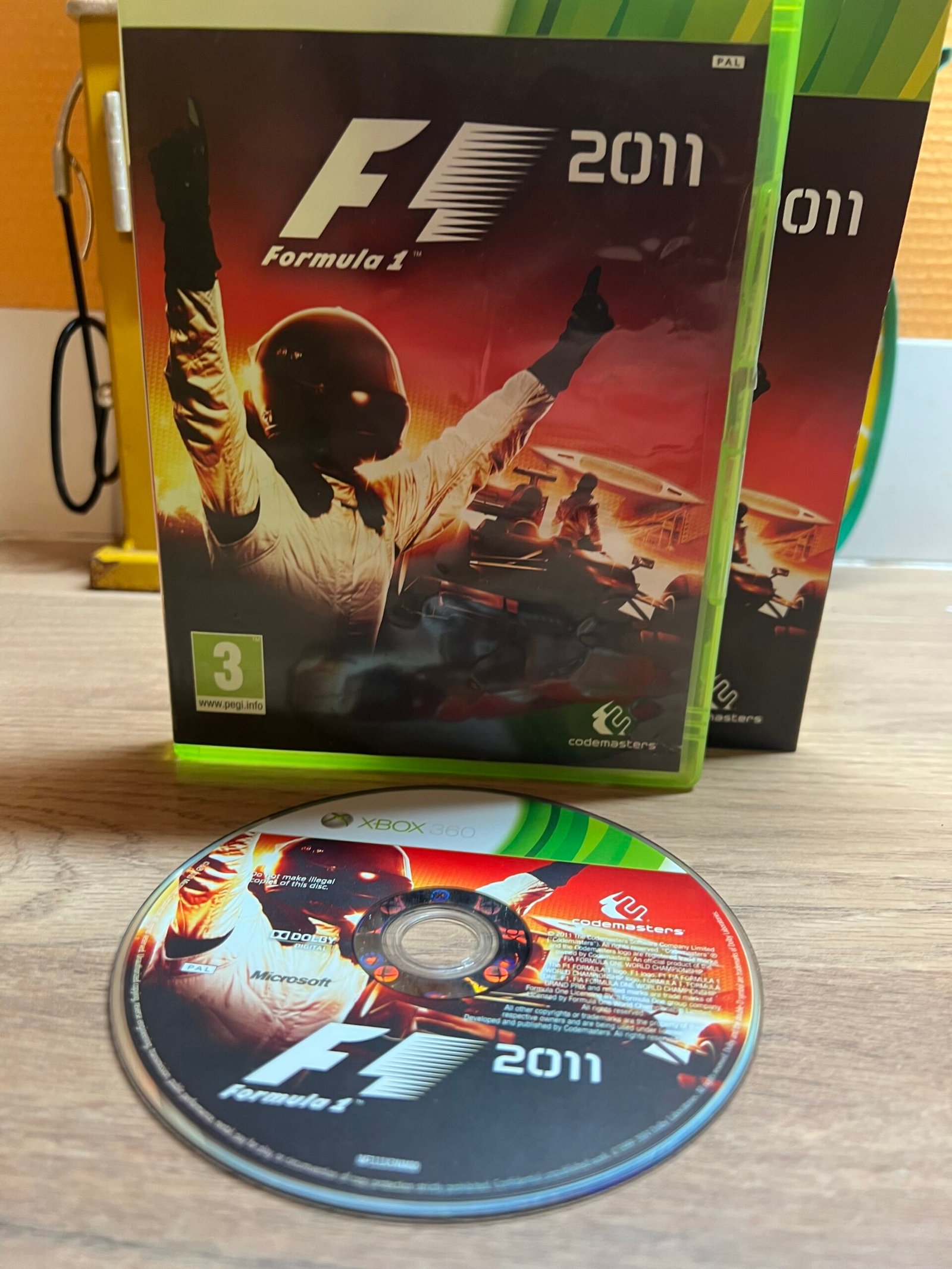 F1 2011 - xbox 360 - Bon état - Complet - Pal – Image 3