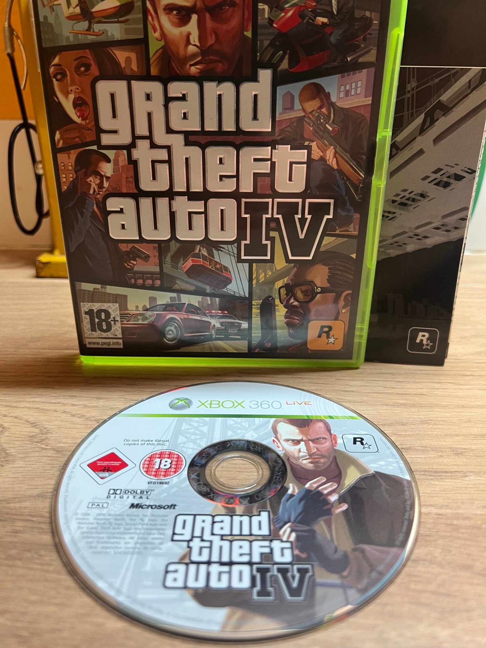 Grand Theft Auto IV - Xbox 360 - Bon état - Complet - Pal – Image 3