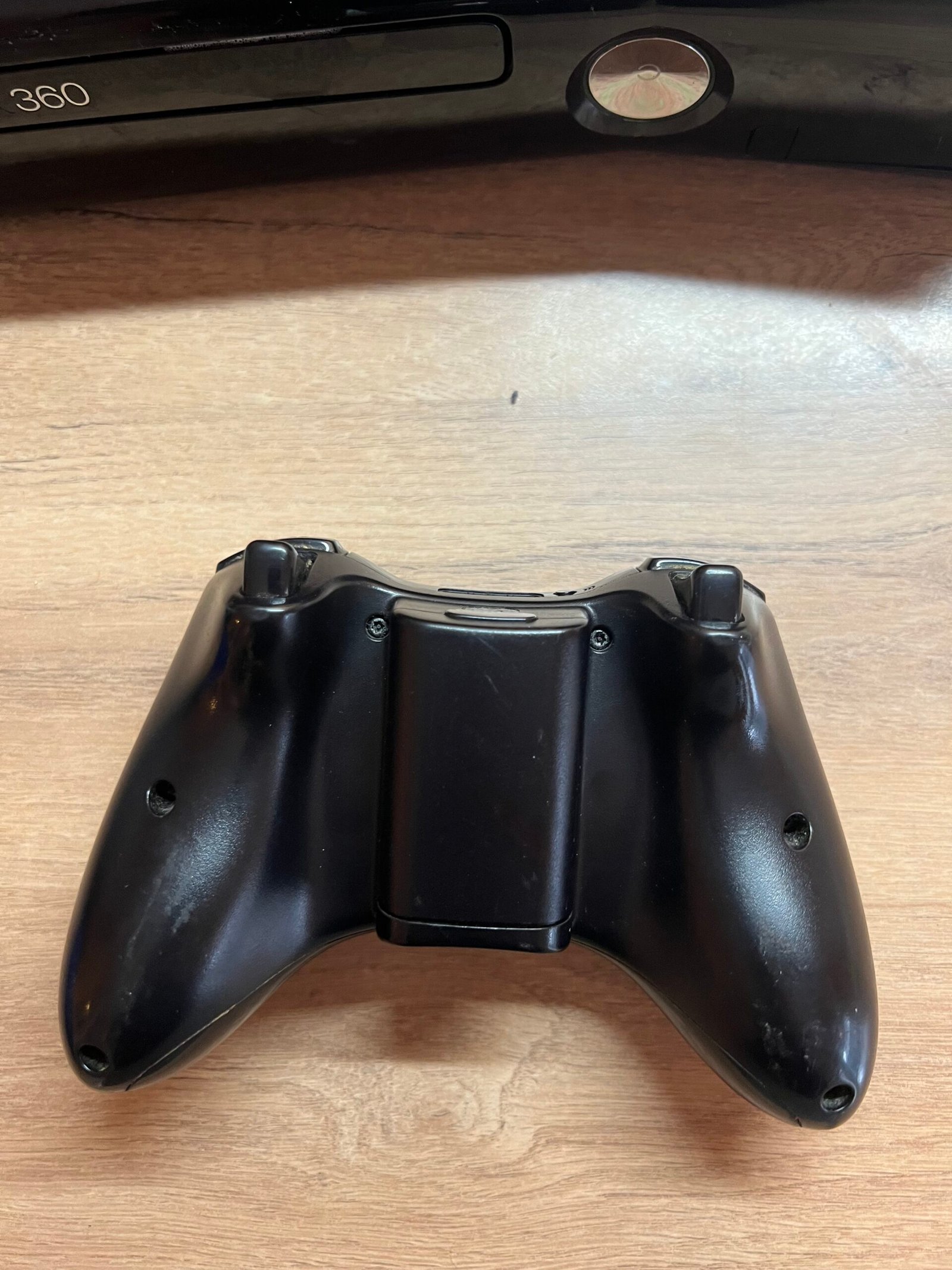 Xbox 360 SLIM – 4Go – Avec Câbles - avec cables et manette - – Image 4