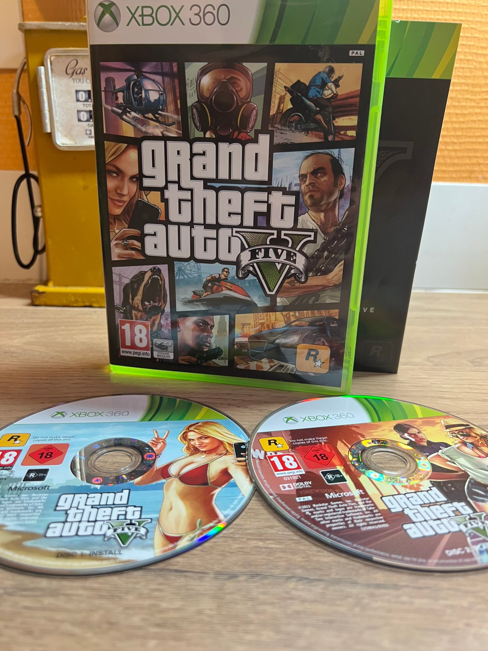Grand theft Auto Five V - Xbox 360 - Bon état - Complet - Pal – Image 3