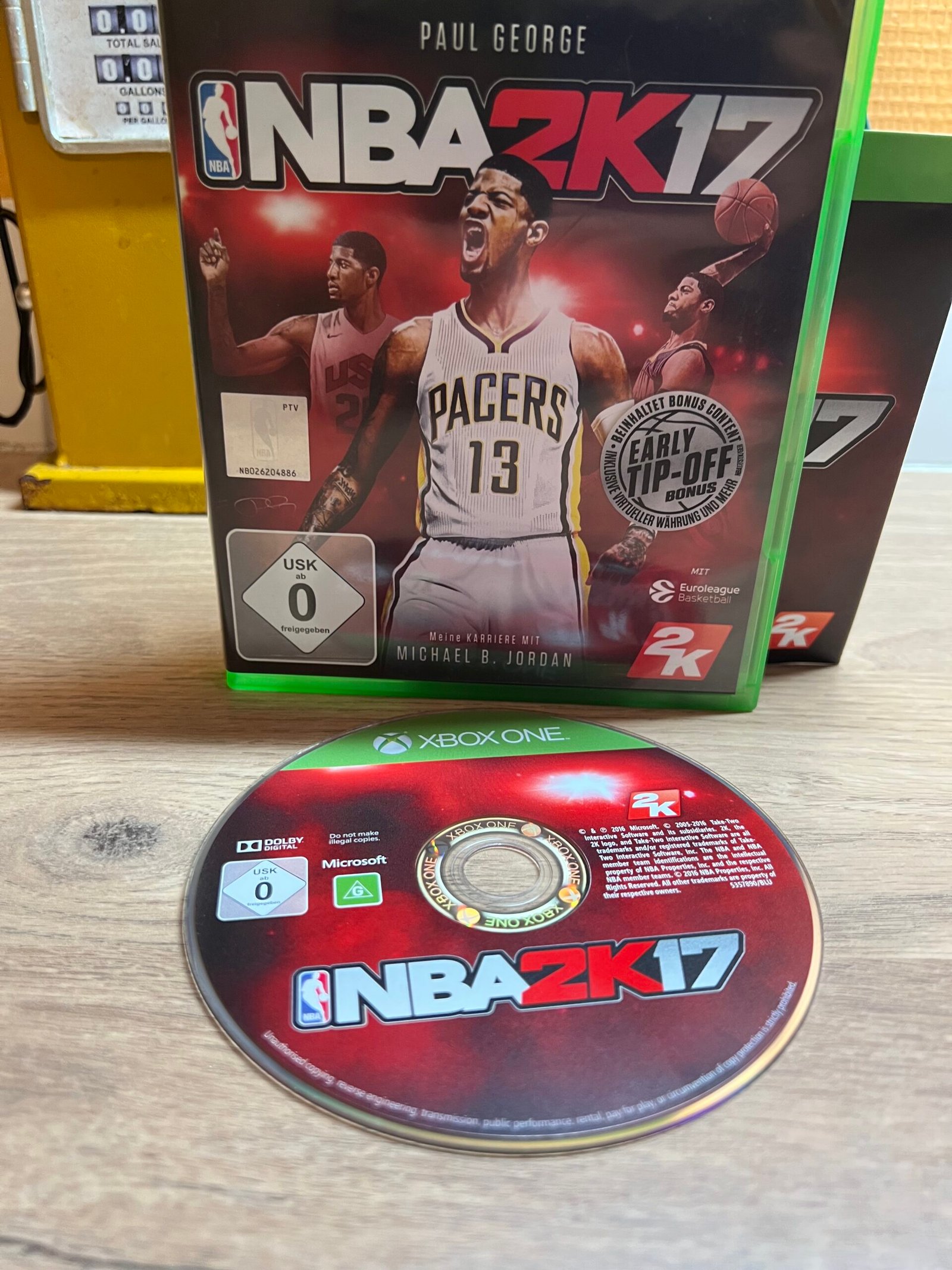 NBA 2K17 - Xbox One - Bon état - Complet - Pal – Image 3