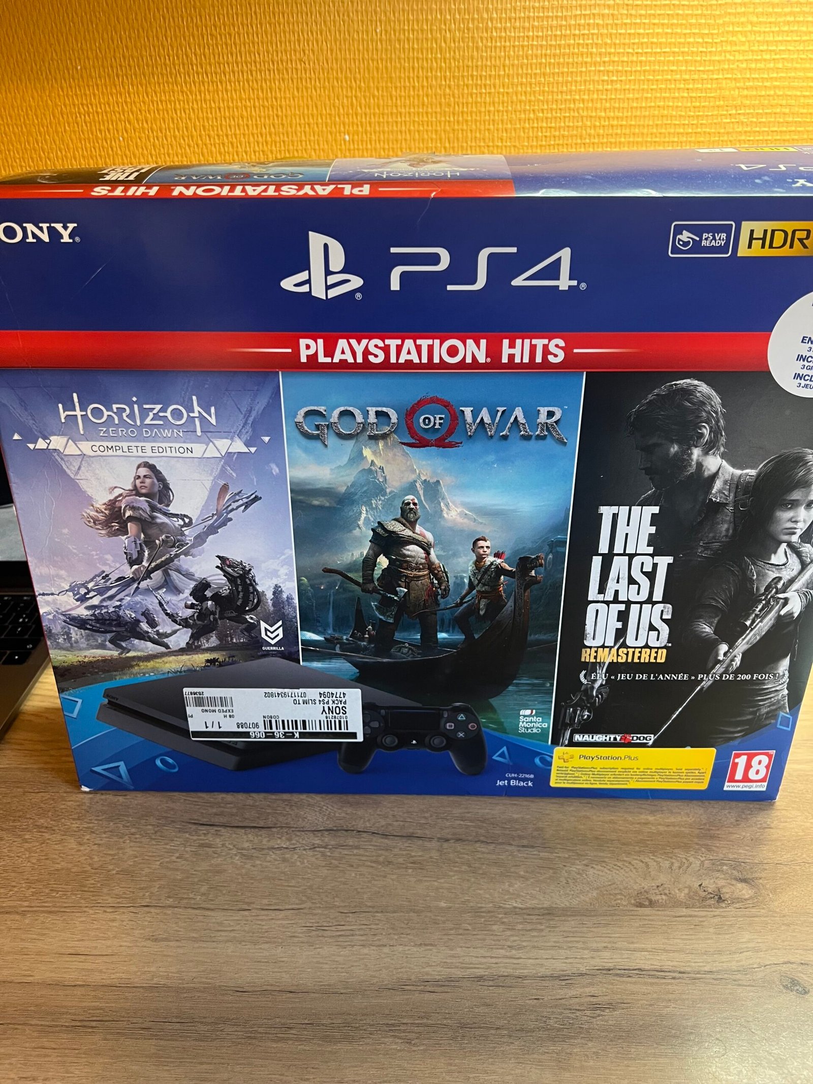 PlayStation 4 Slim 1To Console en boite - bon état - complet -