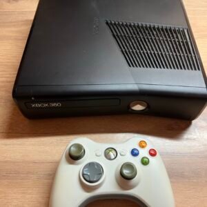 Xbox 360 SLIM – 4Go – Avec Câbles - avec cables et manette -